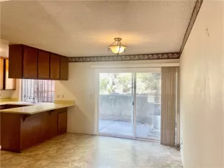 Photo #4: OC23173109 Listing