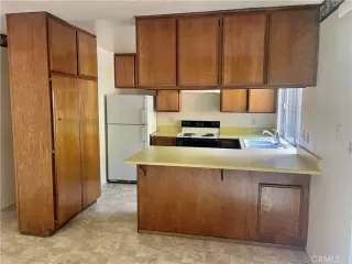 Photo #5: OC23173109 Listing