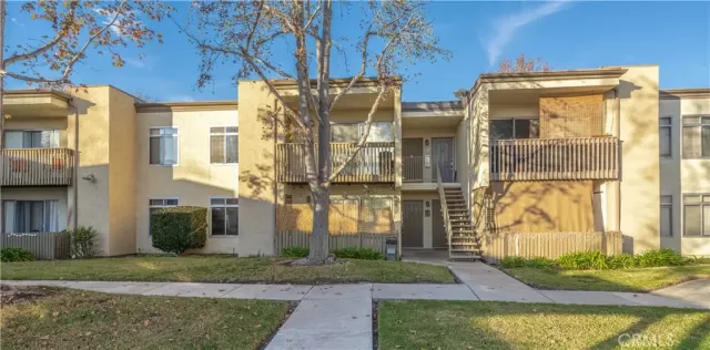 MLS: OC23179369 Condo For Sale