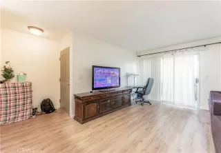 Photo #2: OC23179369 Listing 