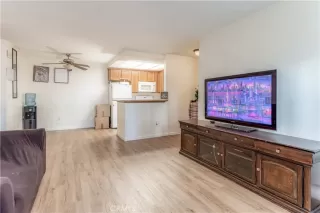 Photo #4: OC23179369 Listing 