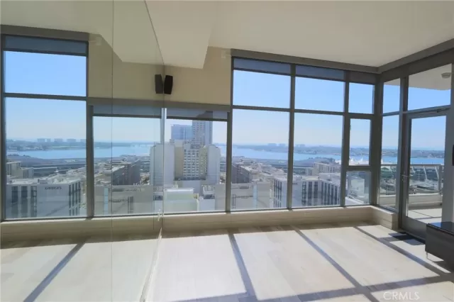 MLS: OC23183620 Condo For Sale