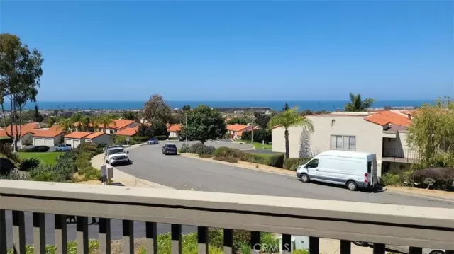 MLS: OC23188592 Condo For Sale