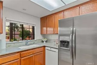 Photo #5: OC23191115 Listing 