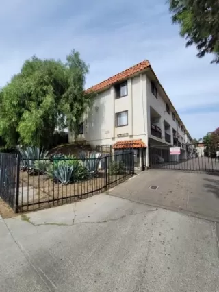 Photo #1: OC23192555 Listing