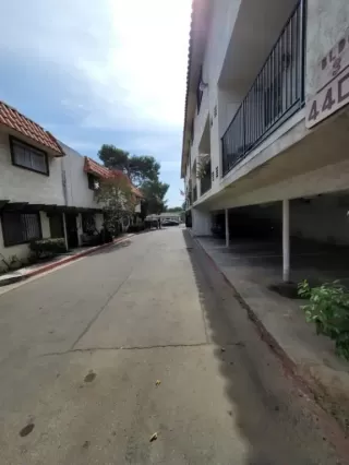 Photo #2: OC23192555 Listing