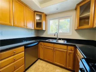 Photo #2: OC23194008 Listing