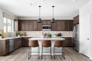 Photo #2: OC23195414 Listing