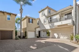 Photo #2: OC23202108 Listing 