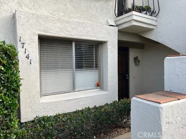 MLS: OC23219433 Condo For Sale