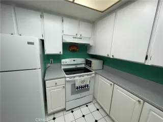 Photo #3: OC23224395 Listing