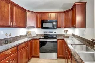 Photo #4: OC24004530 Listing