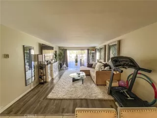 Photo #2: OC24010960 Listing 