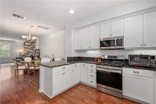 Photo #2: OC24025672 Listing