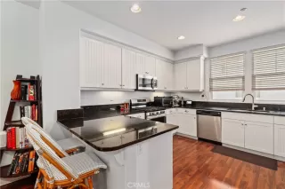 Photo #3: OC24025672 Listing