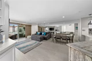 Photo #5: OC24053628 Listing