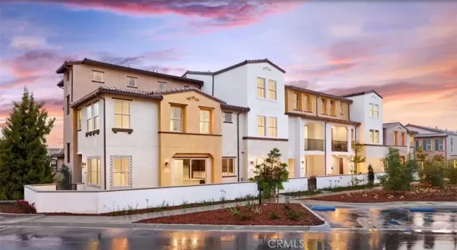 MLS: OC24058461 Condo For Sale