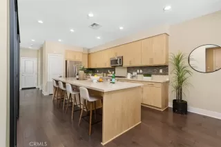 Photo #5: OC24061484 Listing