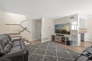 Photo #4: OC24074942 Listing 