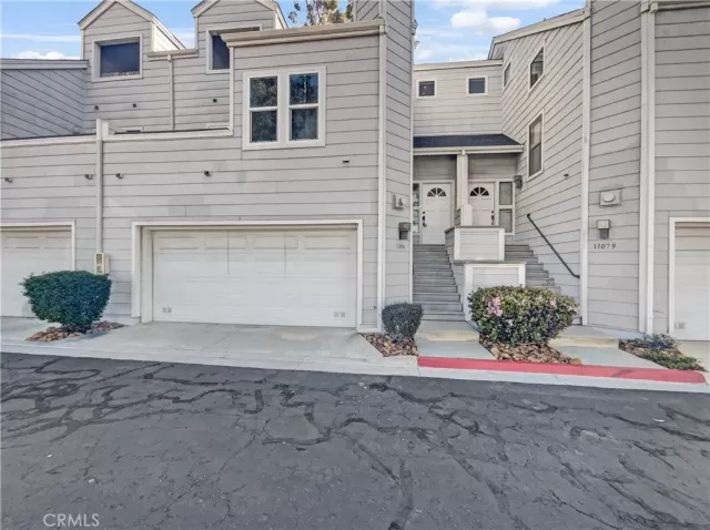 MLS: OC24079928 Condo For Sale