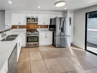 Photo #5: OC24079928 Listing