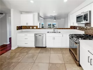 Photo #6: OC24079928 Listing