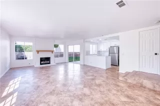 Photo #4: OC24096610 Listing