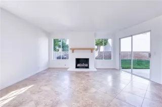 Photo #6: OC24096610 Listing