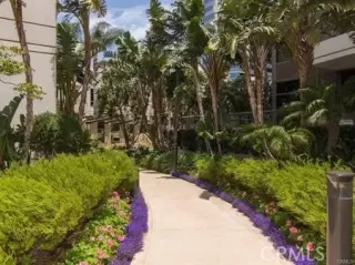 Photo #2: OC24097255 Listing