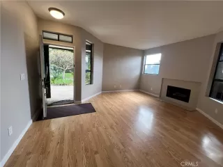 Photo #5: OC24206169 Listing 