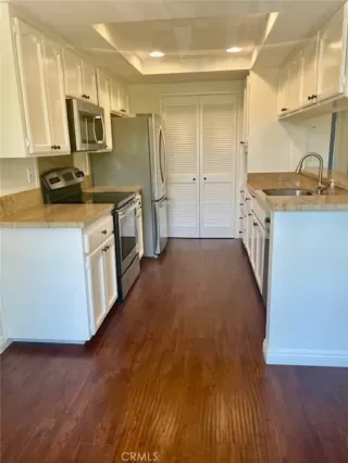 Photo #4: OC24211945 Listing