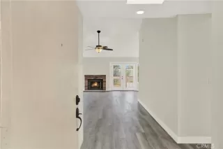 Photo #6: OC24213020 Listing 