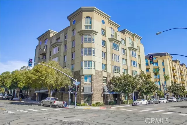 MLS: OC24228629 Condo For Sale