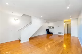 Photo #4: OC25033403 Listing 