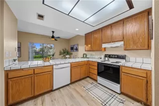 Photo #5: OC25043039 Listing