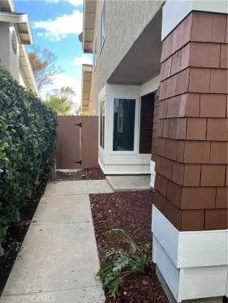 Photo #2: OC25047171 Listing