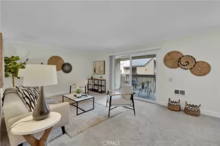 Photo #5: OC25050519 Listing 