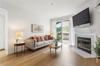 Photo #5: OC25083911 Listing