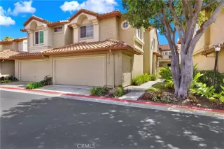 Photo #6: OC25095219 Listing