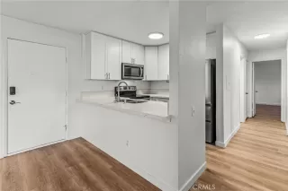 Photo #6: OC25097212 Listing