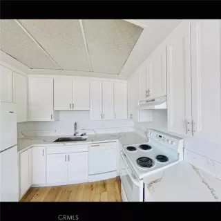 Photo #6: OC25100965 Listing