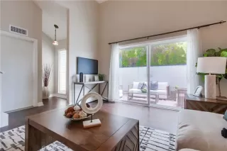 Photo #6: OC25107647 Listing 