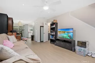 Photo #5: OC25117161 Listing 