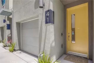 Photo #4: OC25117996 Listing