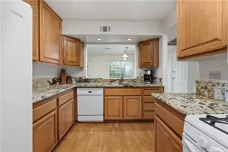 Photo #3: OC25121900 Listing