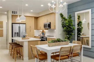 Photo #1: OC25162105 Listing