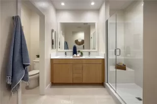 Photo #5: OC25162105 Listing