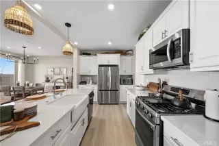 Photo #6: OC25173060 Listing 