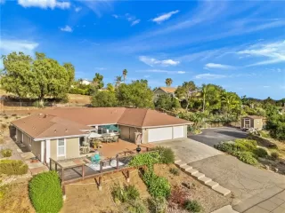 Photo #5: OC25191308 Listing 