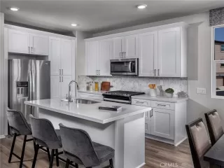 Photo #3: OC25193935 Listing